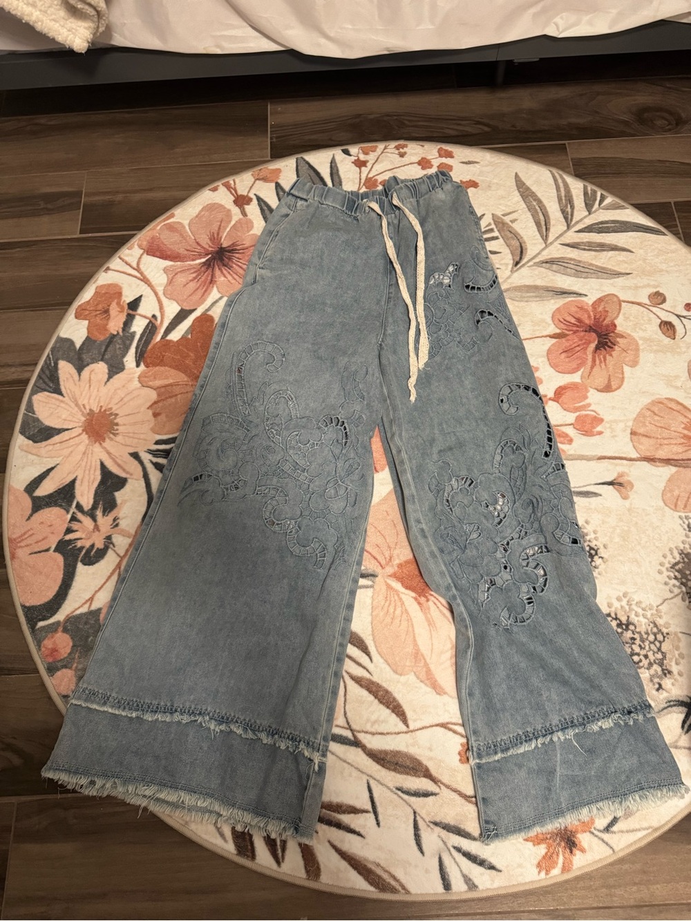 POL Light Blue Wide-Leg Embroidered Jeans